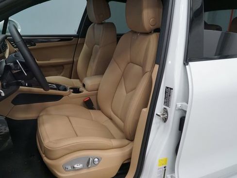 New 2026 Porsche Macan S image 5