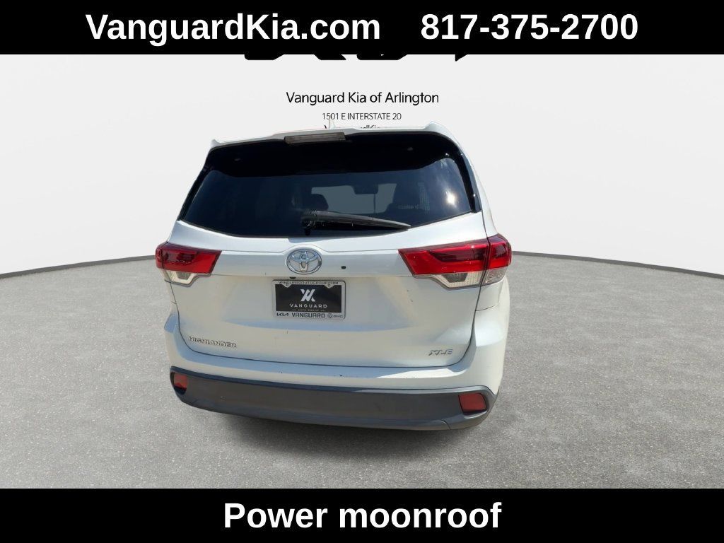 Used 2019 Toyota Highlander XLE FWD image 8
