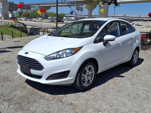 Used 2016 Ford Fiesta SE FWD image 3