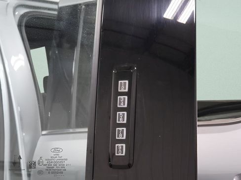Used 2023 Ford F250 Platinum AWD/4WD image 42