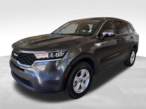 Used 2023 Kia Sorento LX AWD/4WD image 3