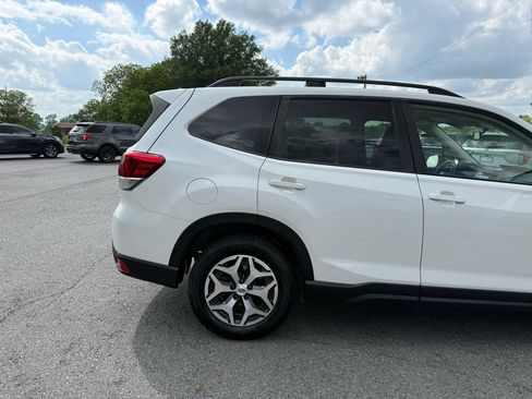 Used 2020 Subaru Forester Premium image 40