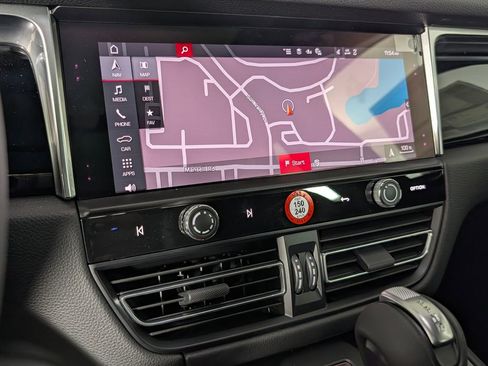 New 2026 Porsche Macan image 34