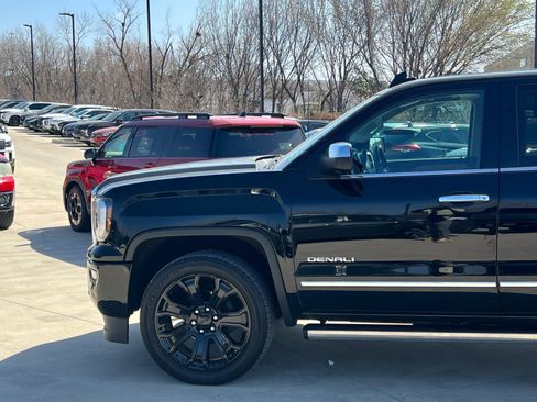 Used 2018 GMC Sierra 1500 Denali w/ Denali Ultimate Package image 7