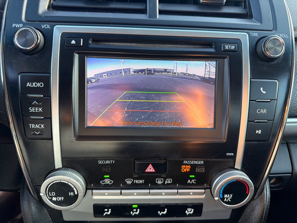 Used 2014 Toyota Camry SE FWD image 19