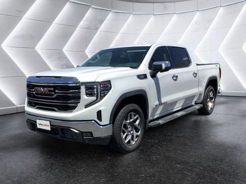 Used 2023 GMC Sierra 1500 SLT w/ SLT Premium Package AWD/4WD image 3