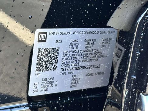 New 2025 Cadillac Optiq Luxury 2 image 25