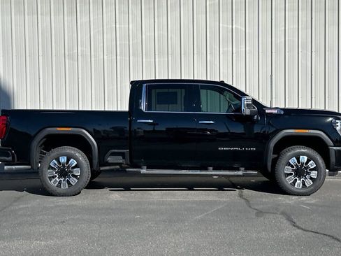 Used 2025 GMC Sierra 2500 Denali w/ Max Trailering Package image 4