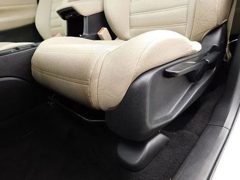 Used 2018 Honda CR-V LX image 15