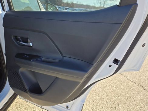 Used 2026 Nissan Kicks SV w/ Interior Electronics Package AWD/4WD image 9