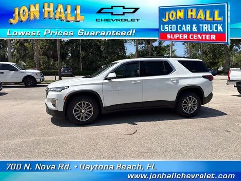 Used 2023 Chevrolet Traverse LT FWD image 3