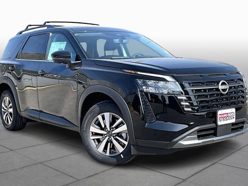 New 2026 Nissan Pathfinder SL image 2