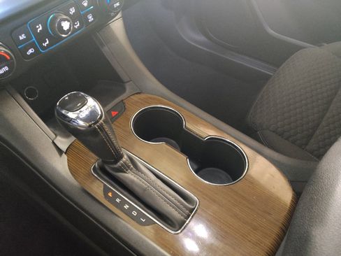 Used 2018 GMC Acadia SLE image 26