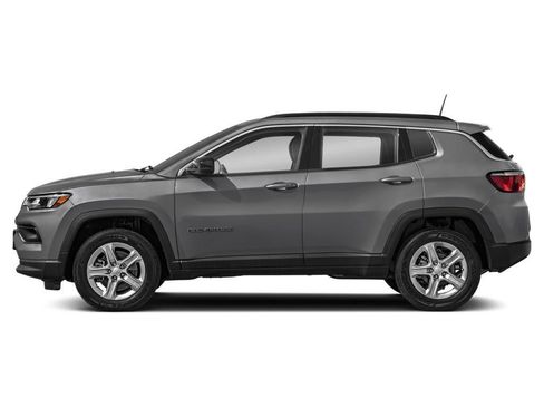 Used 2023 Jeep Compass Limited w/ Elite Group AWD/4WD image 3