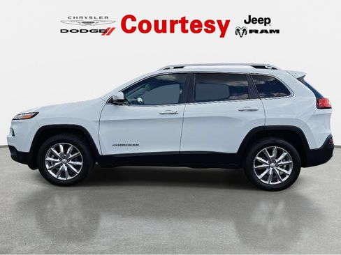 Used 2017 Jeep Cherokee Limited AWD/4WD image 7