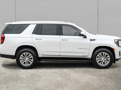 Used 2021 GMC Yukon Denali w/ Advanced Technology Package AWD/4WD image 8