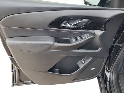 Used 2023 Chevrolet Traverse RS image 18