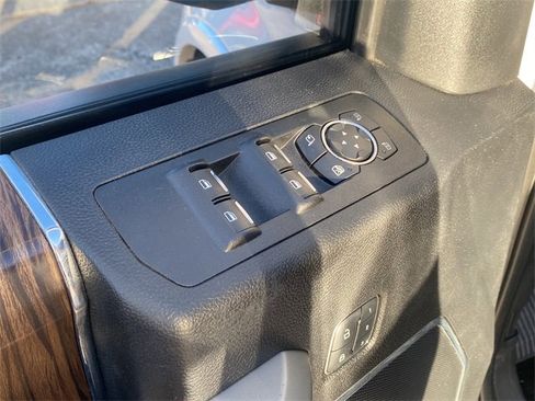 Used 2018 Ford F150 Lariat w/ Equipment Group 502A Luxury image 20