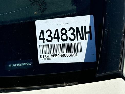Used 2021 Mercedes-Benz C 300 4MATIC Sedan image 4