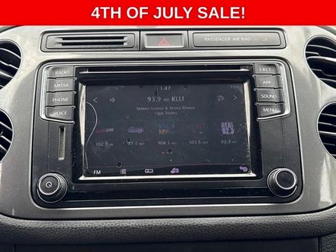 Used 2017 Volkswagen Tiguan Limited w/ Premium Package FWD image 21