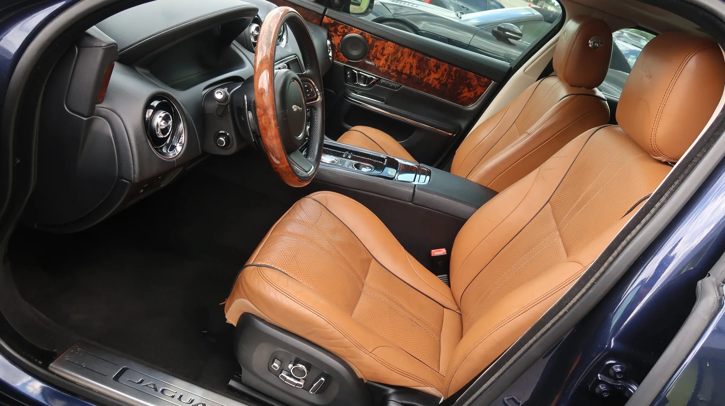 Used 2016 Jaguar XJ R-Sport RWD image 16