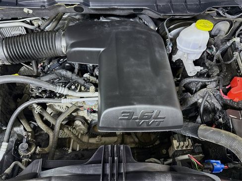 Used 2024 RAM 1500 Classic SLT image 32