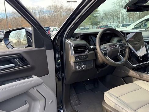 New 2026 GMC Yukon Elevation image 14