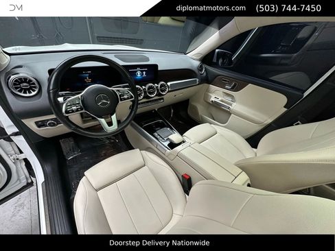 Used 2023 Mercedes-Benz EQB 300 4MATIC w/ Exclusive Package image 17