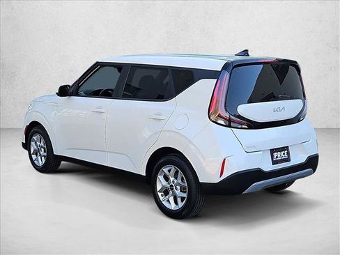 Used 2024 Kia Soul LX w/ Option Group 015 FWD image 8