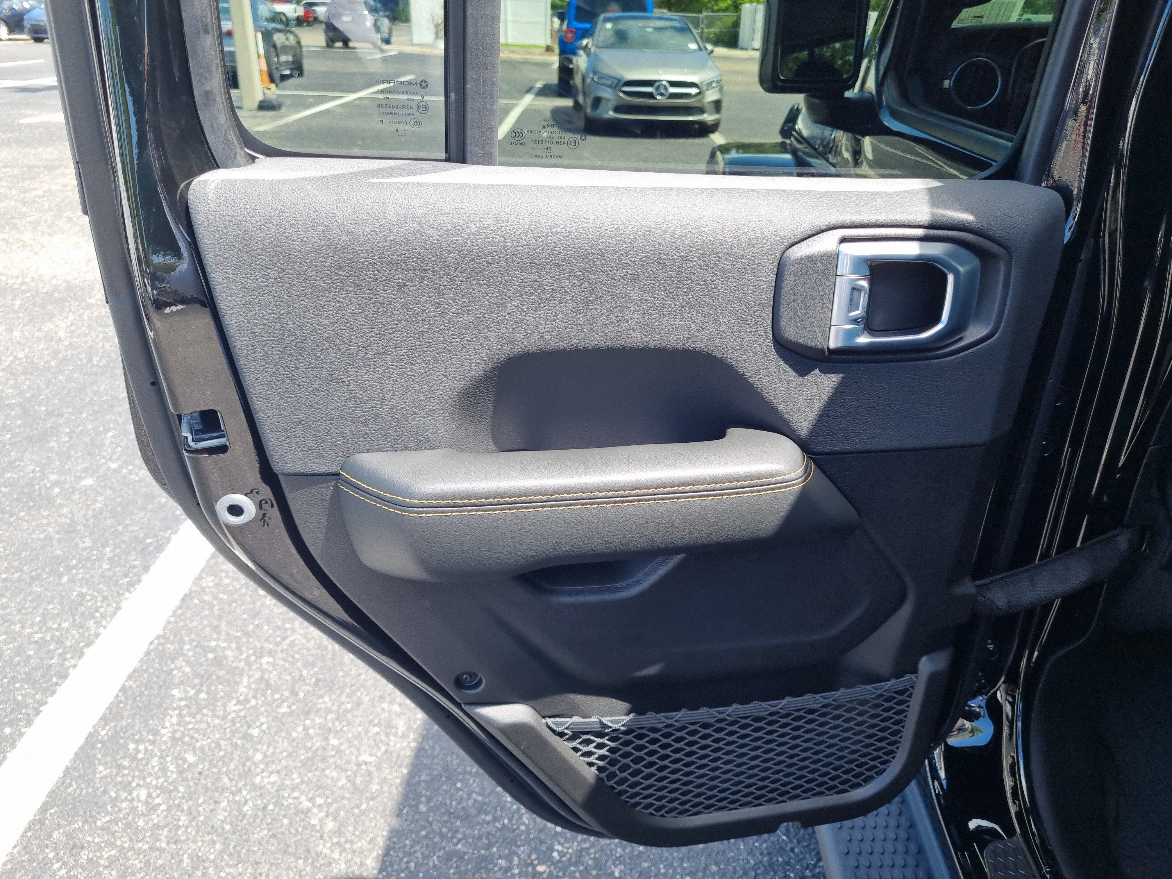 New 2026 Jeep Wrangler Unlimited Sahara AWD/4WD image 10