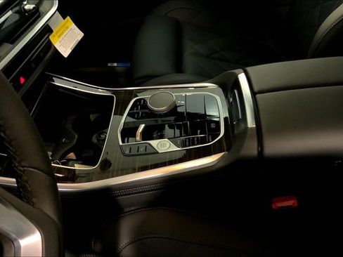 New 2026 BMW X5 sDrive40i w/ Premium Package RWD image 7