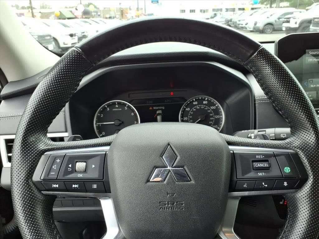 Used 2024 Mitsubishi Outlander SE AWD/4WD image 21