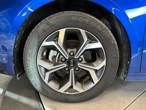 Used 2020 Kia Forte LXS FWD image 25