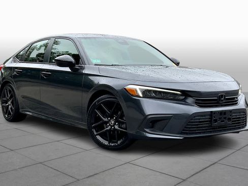 Used 2022 Honda Civic Sport image 2