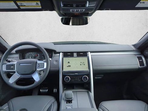 Certified 2024 Land Rover Discovery Dynamic SE image 15