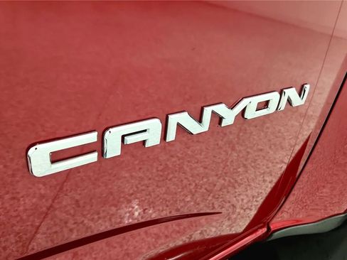 Used 2020 GMC Canyon SLE w/ Elevation Edition image 17