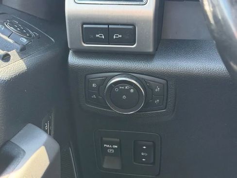 Used 2019 Ford F150 Platinum w/ FX4 Off-Road Package AWD/4WD image 14
