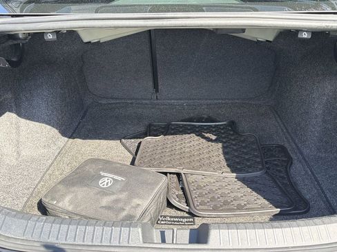 Used 2022 Volkswagen Jetta SE w/ Panoramic Sunroof Package FWD image 24