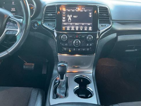 Used 2021 Jeep Grand Cherokee Laredo X image 20