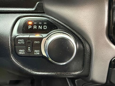 Used 2019 RAM 1500 Big Horn AWD/4WD image 18