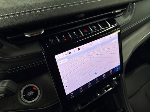 Used 2025 Jeep Grand Cherokee L Limited w/ Black Appearance Package image 26