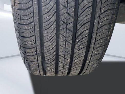 Used 2019 Jeep Cherokee Limited image 16