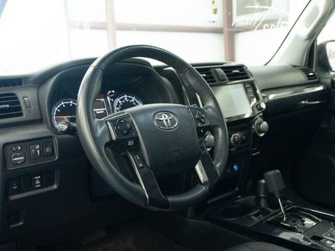 Used 2021 Toyota 4Runner TRD Off-Road Premium w/ Moonroof Package AWD/4WD image 4