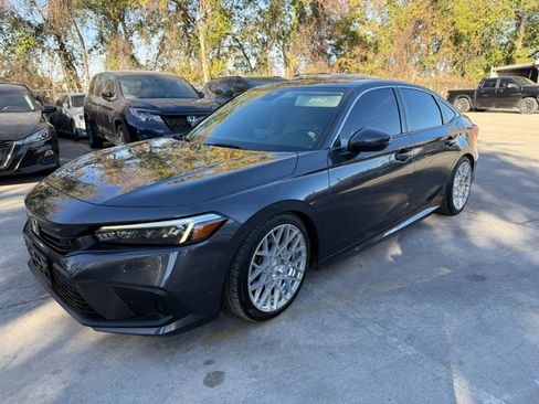 Used 2022 Honda Civic Touring image 6