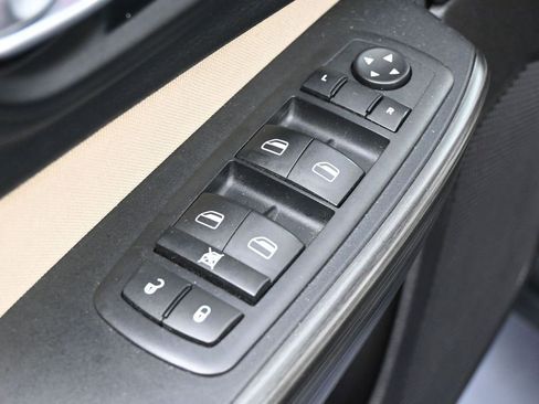 Used 2016 Jeep Cherokee Sport AWD/4WD image 13