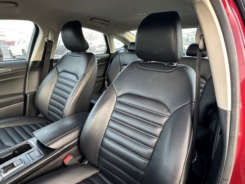 Used 2019 Ford Fusion SEL image 27