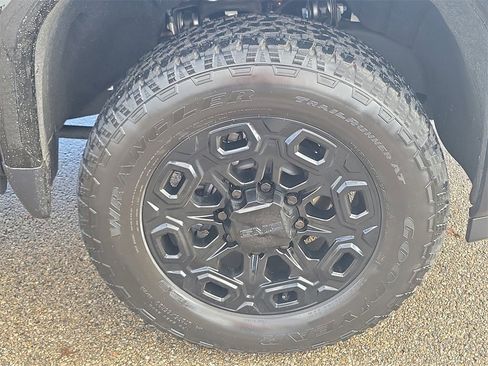 Used 2025 GMC Sierra 2500 Denali Ultimate w/ Max Trailering Package image 6