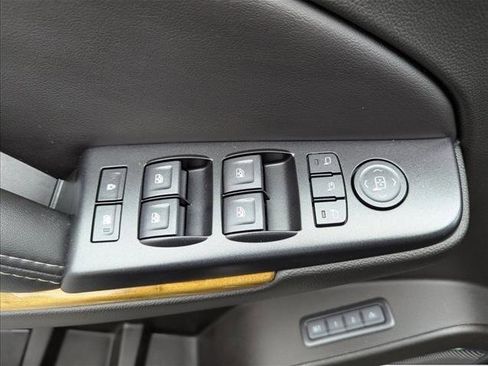 Used 2017 GMC Yukon XL Denali w/ Open Road Package image 10