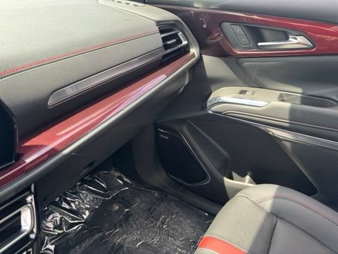 Certified 2024 Chevrolet Traverse RS AWD/4WD image 27