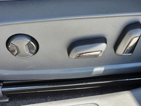 New 2025 Volkswagen Jetta SE image 21